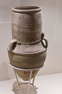 Urfa museum Pithos - terracotta from Lidar Höyük - Bronze age in 2024 7501.jpg