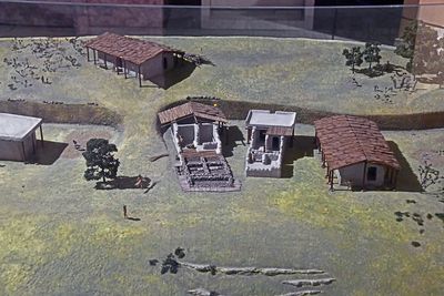 Urfa museum Nevali Çori maquette in 2024 7386.jpg
