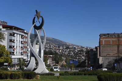 Kahramanmaraş Roundabout on Adnan Menderes Bulvarı 2024 8146.jpg