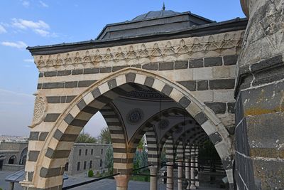 Diyarbakır Fatih Pasha Mosque Exterior View from roof of westernmost part of front 2024 6972.jpg