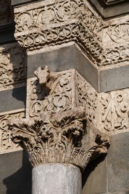 Diyarbakır Ulu Camii Facade east of courtyard in 2024 7165.jpg