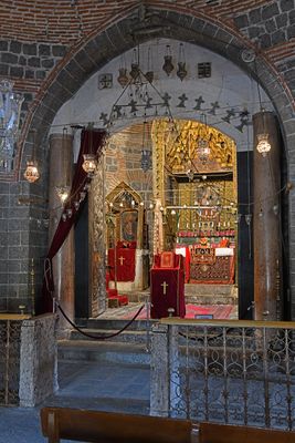 Diyarbakır Syriac Orthodox Church of Virgin Mary Interior Altar area in 2024 7205.jpg