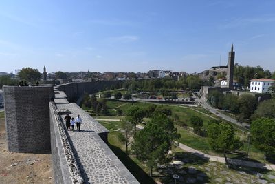 Diyarbakır On south wall of inner fortress View from easternmost tower in 2024 0245.jpg