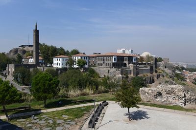 Diyarbakır On south wall of inner fortress View from easternmost tower in 2024 6733.jpg