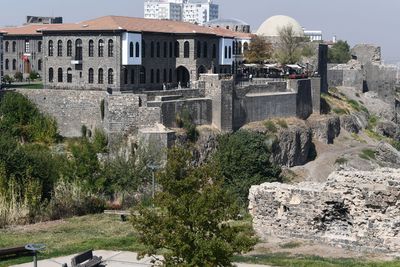 Diyarbakır On south wall of inner fortress View from easternmost tower in 2024 6734.jpg