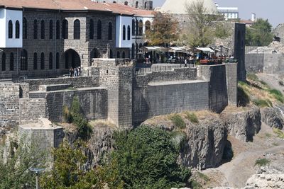 Diyarbakır On south wall of inner fortress View from easternmost tower in 2024 6735.jpg