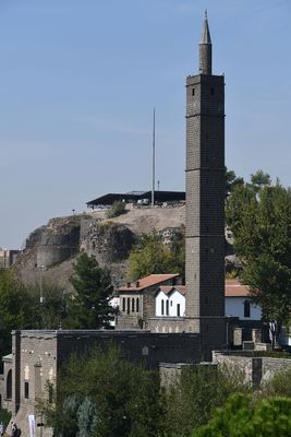 Diyarbakır On south wall of inner fortress View from easternmost tower in 2024 6739.jpg
