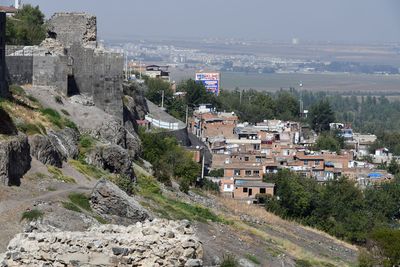 Diyarbakır On south wall of inner fortress View from easternmost tower in 2024 6742.jpg
