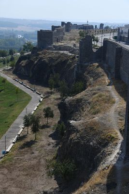 Diyarbakır On south wall of inner fortress View from easternmost tower in 2024 6743.jpg