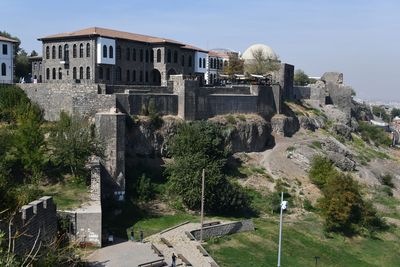 Diyarbakır On south wall of inner fortress View from easternmost tower in 2024 6746.jpg