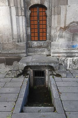 Kayseri Emir Şahap Trbesi in 2024 8583.jpg