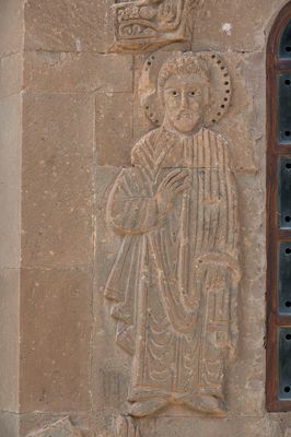 Akdamar Apostles Thaddeus and Bartholomew relief at Akdamar Church 4394.jpg
