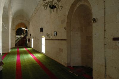 Mardin Ulu Camii Interior (before restoration) in 2005 2337.jpg