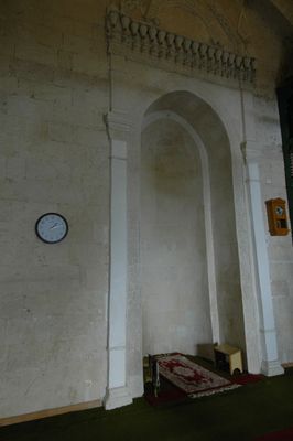 Mardin Ulu Camii Interior (before restoration) in 2005 2338.jpg