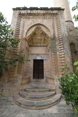 Mardin Melik Mahmut Camii East side in 2025 0929.jpg