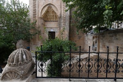 Mardin Melik Mahmut Camii East side in 2025 0932.jpg