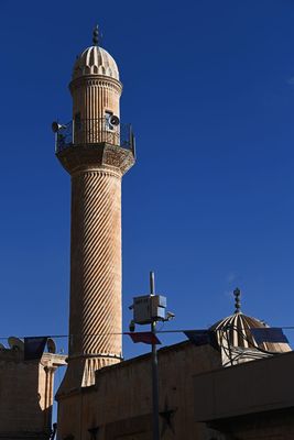 Mardin Kasım Tuğmaner Camii minaret in 2025 9113.jpg