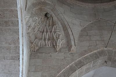 Mardin Reyhaniye Mosque Inside prayer room in 2025 8998.jpg