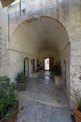 Şanlıurfa Çarhoğlu Mosque Entrance in 2025 1286.jpg