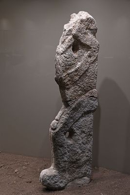 Urfa museum Karahantepe Sitting human statue Neolithic Age in 2025 9279.jpg