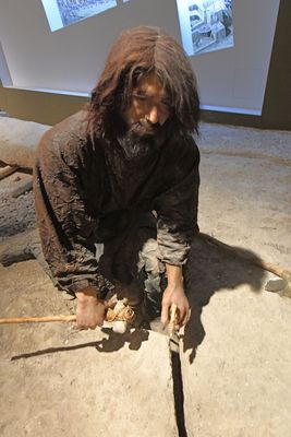 Urfa museum Creating pillars - Neolithic age in 2025 1217.jpg