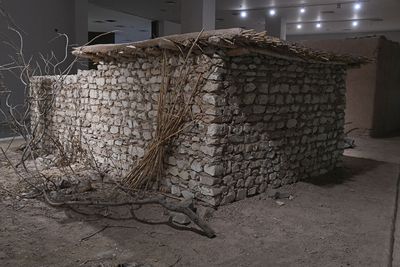 Urfa museum Akaray Tepe single-room structure in 2025 9336.jpg