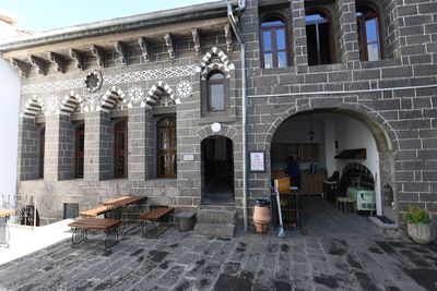 Diyarbakır Ahmet Arif Edebiyat Museum Reading room side in 2025 0759.jpg