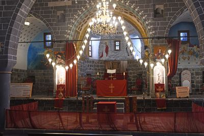 Diyarbakır Mar Petyun Chaldean Church Interior in 2025 8808.jpg