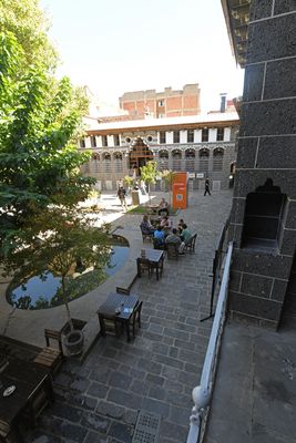 Diyarbakır Cahit Sıtkı Tarancı House Museum South facade Eyvan in 2025 0755.jpg