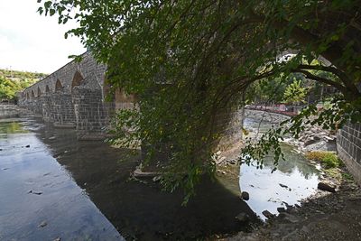Diyarbakır Ten-Arched Bridge View from nortwest side of Tigris in 2025 1104.jpg