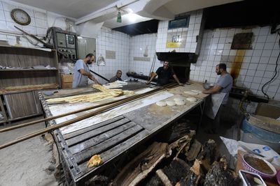 Diyarbakır Bakers at work in 2025 0804.jpg