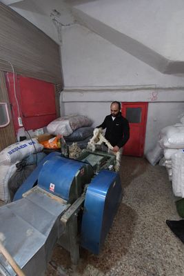 Diyarbakır Carding machine at work in 2025 0736.jpg