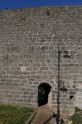 Diyarbakır At south wall of inner fortress in 2025 9119.jpg