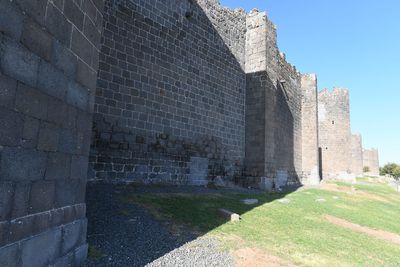 Diyarbakır Outside walls South side west of Mardin Kapı in 2025 0646.jpg