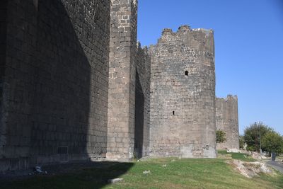 Diyarbakır Outside walls South side west of Mardin Kapı in 2025 8673.jpg