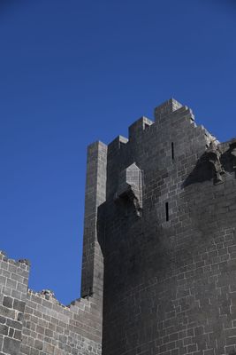 Diyarbakır Outside walls South side west of Mardin Kapı in 2025 8676.jpg