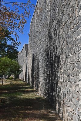 Diyarbakır Outside walls North side A from Dağ Kapı to northeast corner in 2025 8606.jpg