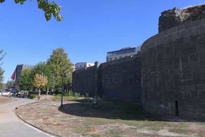 Diyarbakır Outside walls North side B from Dağ Kapı to west in 2025 8729.jpg