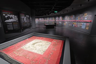 Panorama 25 Aralik Mzesi Display of flag in 2025 1366.jpg