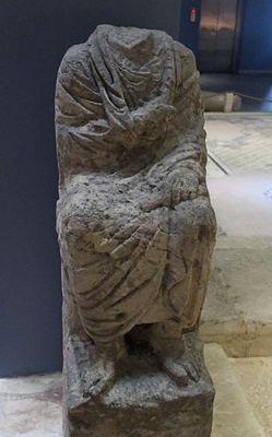 Gaziantep Zeugma Museum Seated man from Zeugma, Limestone, Roman Period in 2025 9435.jpg