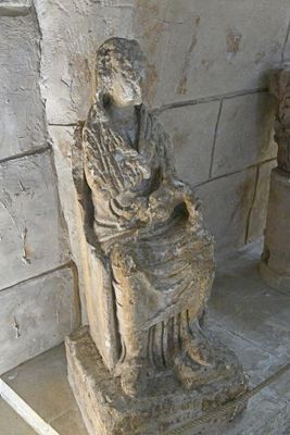 Gaziantep Zeugma Museum Seated woman with child from Zeugma, Limestone, Roman Period in 2025 9437.jpg