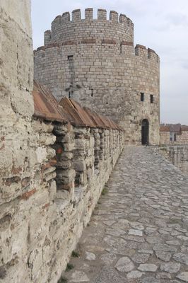 Yedikule North tower from west in 2006 3410