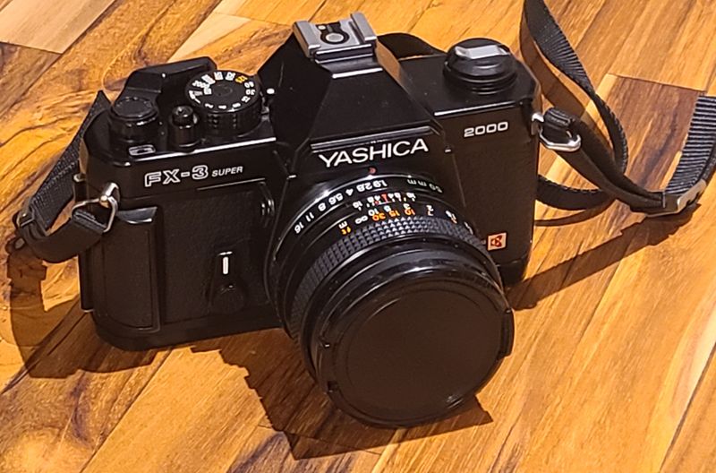 Yashica FX-3 Super 2000