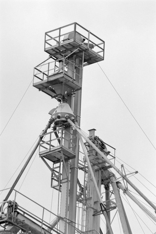 R0251-008.jpg