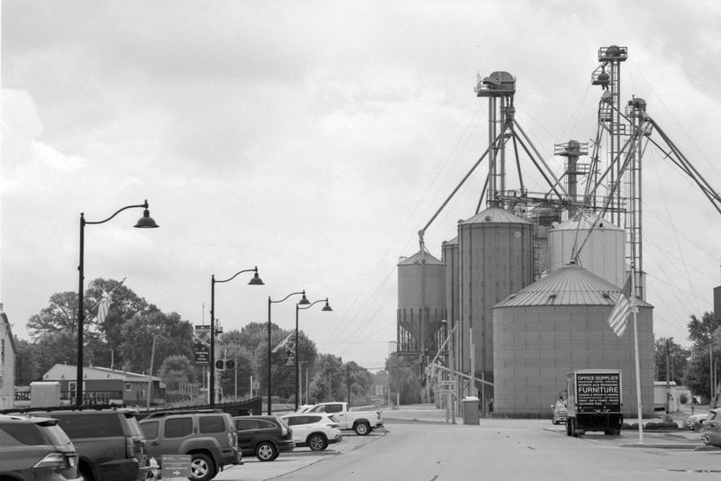 R0251-002.jpg