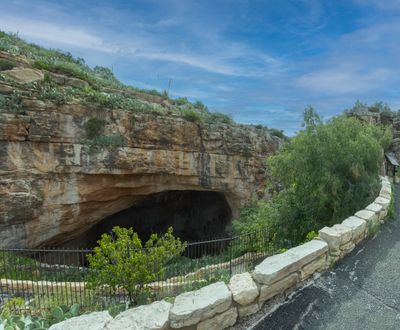 Bat Flyout Cave/Entrance to the Caverns