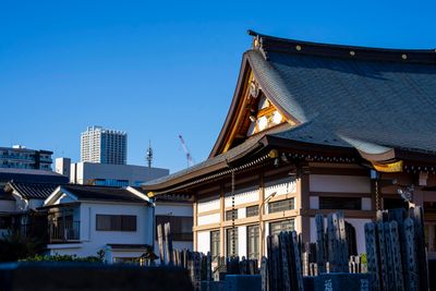 Another temple, but no Xmass tree