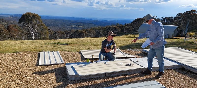 Assembling the shed for the 18 Goto Dobsonian