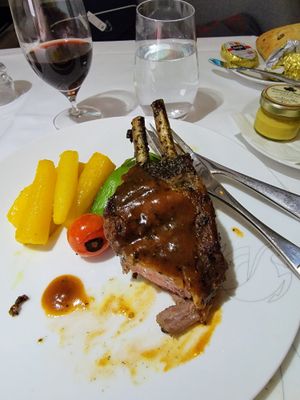 Rack of lamb, thyme jus