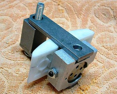 003HB-hydraulic primary chain tensioner.jpg